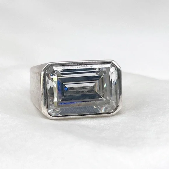 Vintage sterling silver cubic zirconia quartz statement ring - Picture 3 of 10